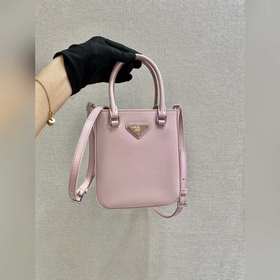 Prada Маленькая сумка с ручкой Модель： 1BA331 Эта лаконичная сум