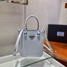 Prada Маленькая сумка с ручкой Модель： 1BA331 Эта лаконичная сум