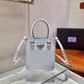Prada Маленькая сумка с ручкой Модель： 1BA331 Эта лаконичная сум