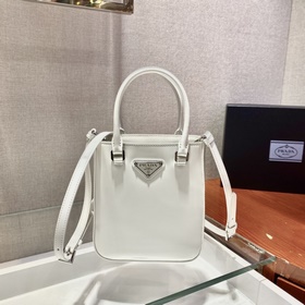 Prada Маленькая сумка с ручкой Модель： 1BA331 Эта лаконичная сум