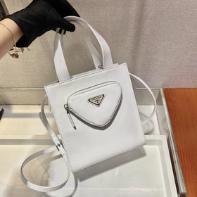 Prada Новая женская сумка Модель： 1BG418 Эта сумка изготовлена и