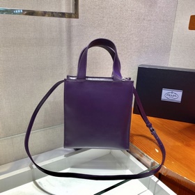 Prada Новая женская сумка Модель： 1BG418 Эта сумка изготовлена и
