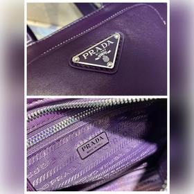 Prada Новая женская сумка Модель： 1BG418 Эта сумка изготовлена и