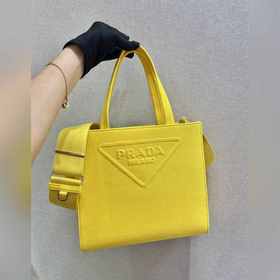 Prada Новая сумка-тоут Модель： 1BG382 Треугольный логотип был об
