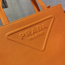Prada Новая сумка-тоут Модель： 1BG382 Треугольный логотип был об