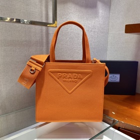 Prada Новая сумка-тоут Модель： 1BG382 Треугольный логотип был об