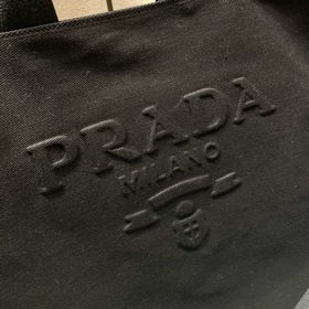 Prada Новая сумка-тоут Модель： 1BG396 Этот треугольный логотип б