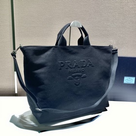 Prada Новая сумка-тоут Модель： 1BG396 Этот треугольный логотип б