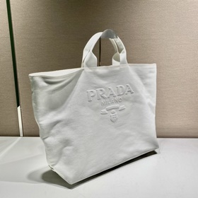 Prada Новая сумка-тоут Модель： 1BG396 Этот треугольный логотип б