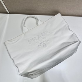 Prada Новая сумка-тоут Модель： 1BG396 Этот треугольный логотип б