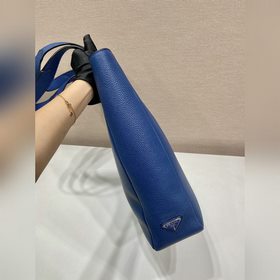Prada Новая сумка-тоут, модель b, артикул： 2VG092 Эта кожаная су