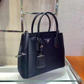 Prada Новая сумка для покупок Артикул： 1BG775 Эта новая версия с