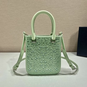 Prada Сумка-тоут с звездным узором Артикул： 1BG331 Эта атласная 
