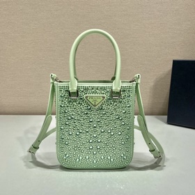 Prada Сумка-тоут с звездным узором Артикул： 1BG331 Эта атласная 