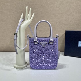Prada Сумка-тоут с звездным узором Артикул： 1BG331 Эта атласная