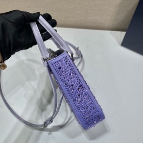 Prada Сумка-тоут с звездным узором Артикул： 1BG331 Эта атласная 