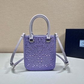 Prada Сумка-тоут с звездным узором Артикул： 1BG331 Эта атласная 