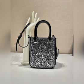 Prada Сумка-тоут с звездным узором Артикул： 1BG331 Эта атласная