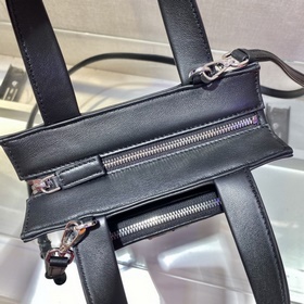 PRADA Новая женская сумка Модель： 1BG418 Эта сумка изготовлена и