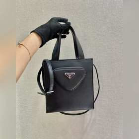 PRADA Новая женская сумка Модель： 1BG418 Эта сумка изготовлена и