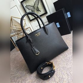 PRADA  Новая женская сумка, модель： PR153, черный Классическая и