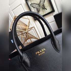 PRADA  Новая женская сумка, модель： PR153, черный Классическая и