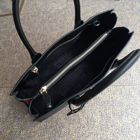 PRADA  Новая женская сумка, модель： PR153, черный Классическая и