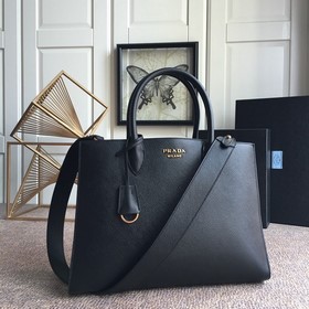 PRADA  Новая женская сумка, модель： PR153, черный Классическая и