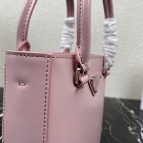 PRADA Новая мини-сумка-бакет Модель： 1BA331 Новая сумка-бакет из 