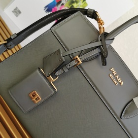 Сумка Prada, сумка-тоут, кожа Saffiano и телячья кожа, кожаные ру