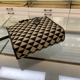 Prada сумка-тоут из ткани с вышивкой Артикул： 1BA354 Средний раз