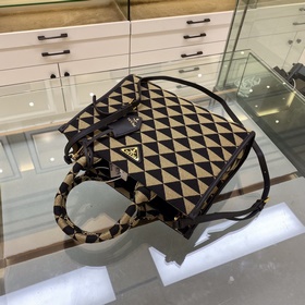 Prada сумка-тоут из ткани с вышивкой Артикул： 1BA354 Средний раз