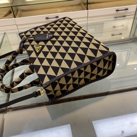 Prada сумка-тоут из ткани с вышивкой Артикул： 1BA354 Средний раз