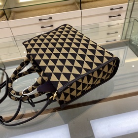 Prada сумка-тоут из ткани с вышивкой Артикул： 1BA354 Средний раз