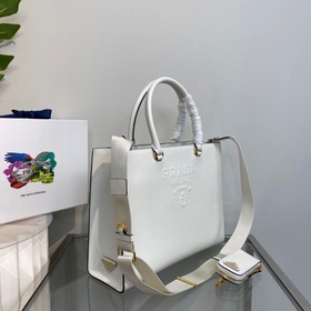 Prada  Новая модель (большая) сумка-тоут, артикул 1BA335 Эта сум