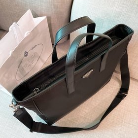 Нейлоновая сумка Prada Артикул： 2VG064 Импортный нейлоновый мате