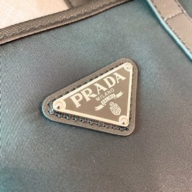 Нейлоновая сумка Prada Артикул： 2VG064 Импортный нейлоновый мате