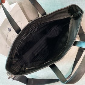 Нейлоновая сумка Prada Артикул： 2VG064 Импортный нейлоновый мате