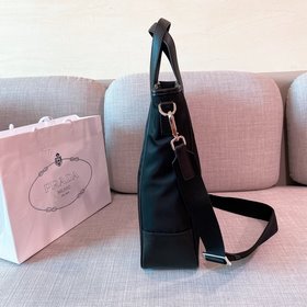 Нейлоновая сумка Prada Артикул： 2VG064 Импортный нейлоновый мате