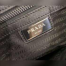 Нейлоновая сумка Prada Артикул： 2VG064 Импортный нейлоновый мате
