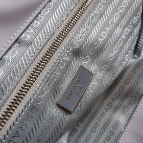 Prada  Новая сумка-тоут Модель： 1BG107 Эта сумка среднего размер