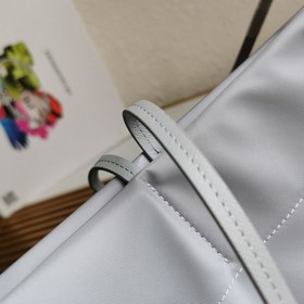 Prada  Новая сумка-тоут Модель： 1BG107 Эта сумка среднего размер