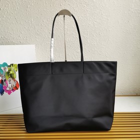 Prada  Новая сумка-тоут Модель： 1BG107 Эта сумка среднего размер