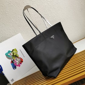 Prada  Новая сумка-тоут Модель： 1BG107 Эта сумка среднего размер