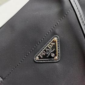 Prada  Новая сумка-тоут Модель： 1BG107 Эта сумка среднего размер