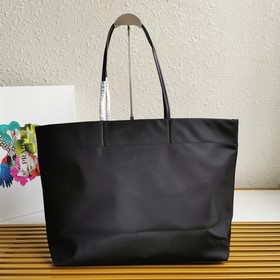 Prada  Новая сумка-тоут Модель： 1BG107 Эта сумка среднего размер
