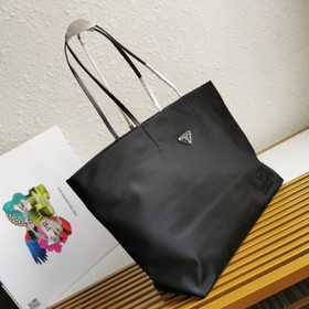 Prada  Новая сумка-тоут Модель： 1BG107 Эта сумка среднего размер