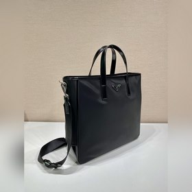 Prada  Новая сумка-тоут Модель： 2VG064 Эта сумка из переработанн