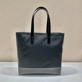 Prada  Новая сумка-тоут Модель： 2VG071 Эта сумка из переработанн