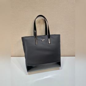 Prada  Новая сумка-тоут Модель： 2VG071 Эта сумка из переработанн